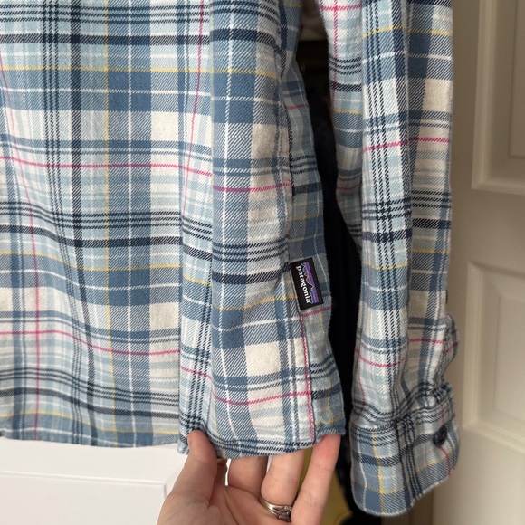 Patagonia Organic Cotton Fjord Flannel Blue Plaid Shirt Size Medium EUC - Picture 3 of 4